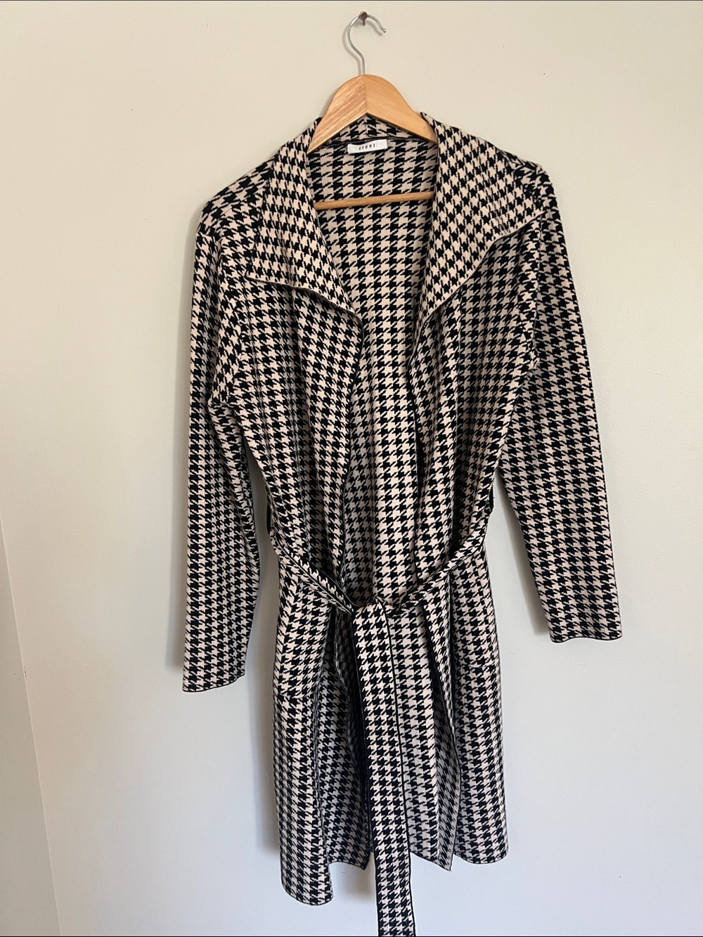 Sioni Black & Cream Houndstooth Wrap Blazer